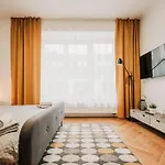 Citybeat Apartments, 400m From The Square بلزن