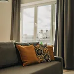 Citybeat Apartments, 400m From The Square * بلزن