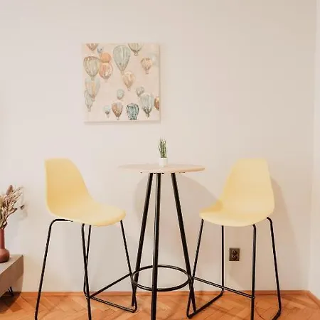 Citybeat Apartments, 400m From The Square Lägenhet *