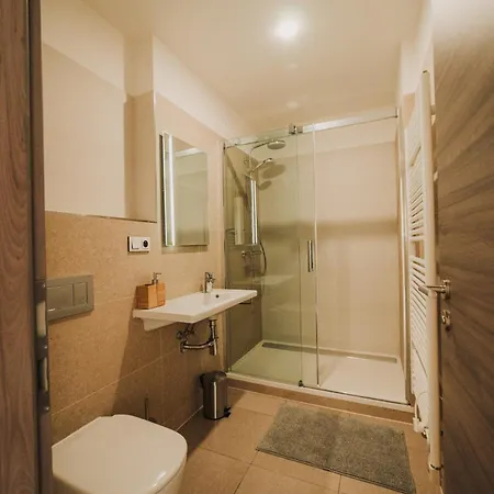 Citybeat Apartments, 400m From The Square Apartment