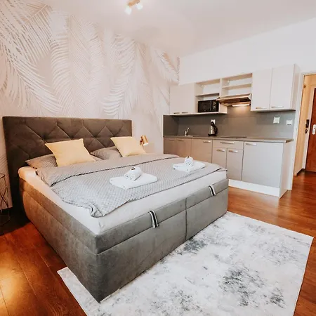 Citybeat Apartments, 400m From The Square Pilzno