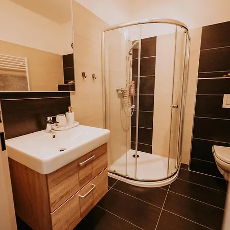 Citybeat Apartments, 400m From The Square Apartment Plzen