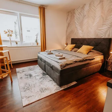 Citybeat Apartments, 400m From The Square