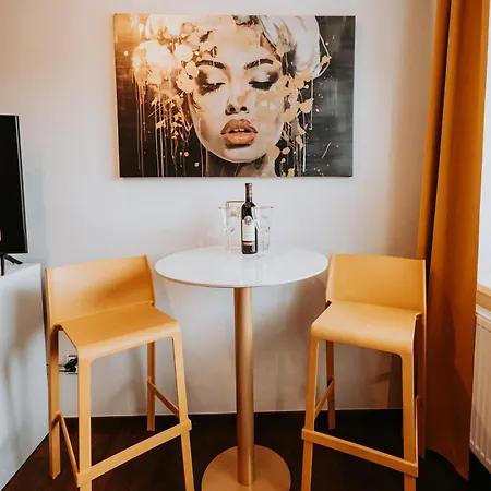 Citybeat Apartments, 400m From The Square *