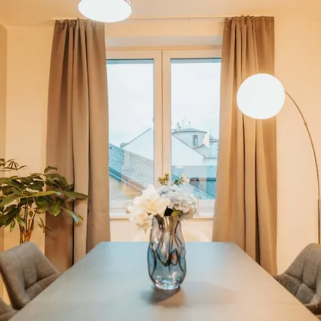 Citybeat Apartments, 400m From The Square Lägenhet *