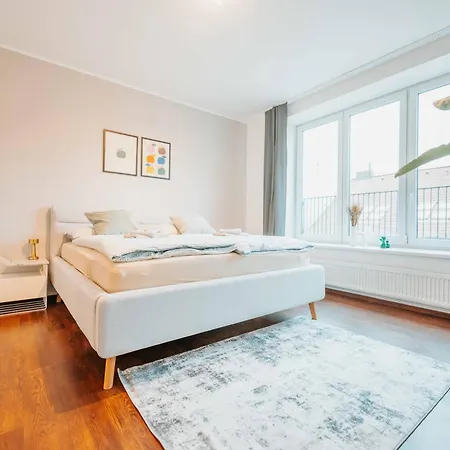 Citybeat Apartments, 400m From The Square Пльзень