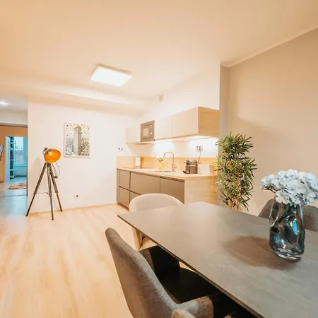 Citybeat Apartments, 400m From The Square