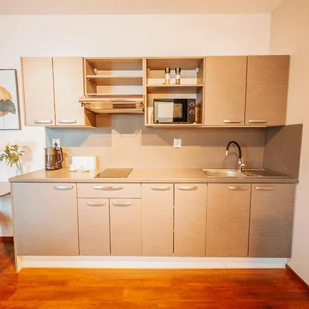 Citybeat Apartments, 400m From The Square *