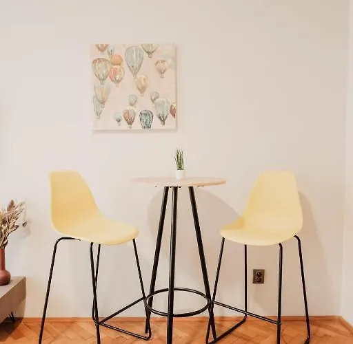 Citybeat Apartments, 400m From The Square Апартаменты *