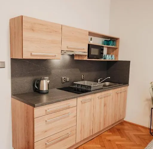 Апартаменты Citybeat Apartments, 400m From The Square *