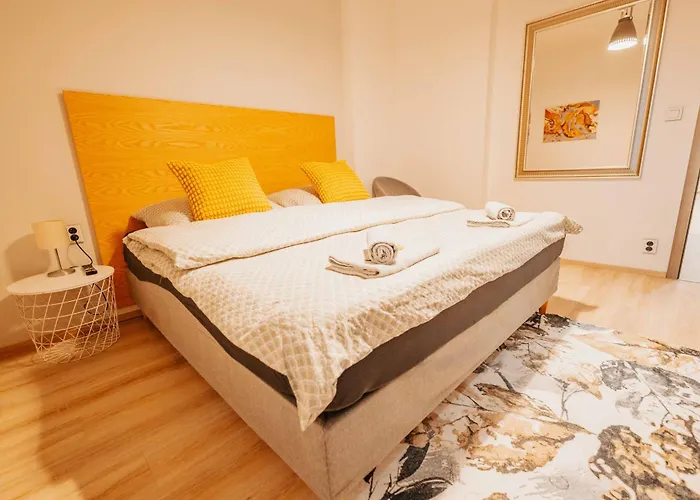 Апартаменты Citybeat Apartments, 400m From The Square *