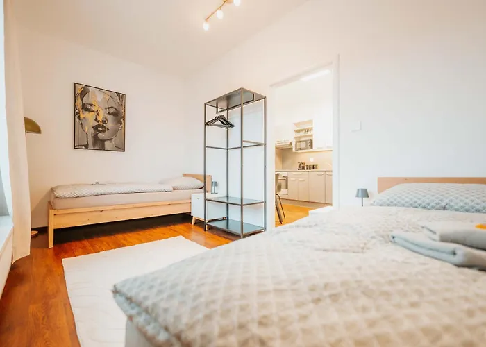 Citybeat Apartments, 400m From The Square Апартаменты Пльзень