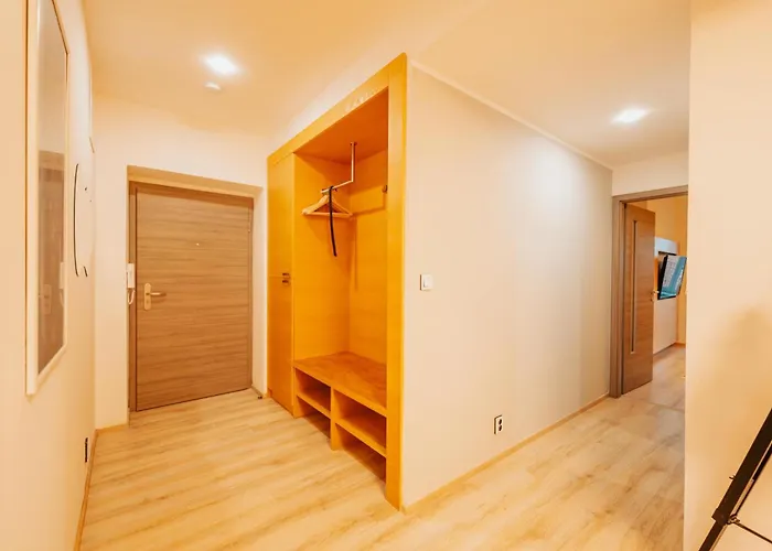 Апартаменты Citybeat Apartments, 400m From The Square *