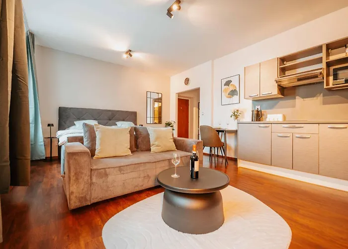 Апартаменты Citybeat Apartments, 400m From The Square Пльзень