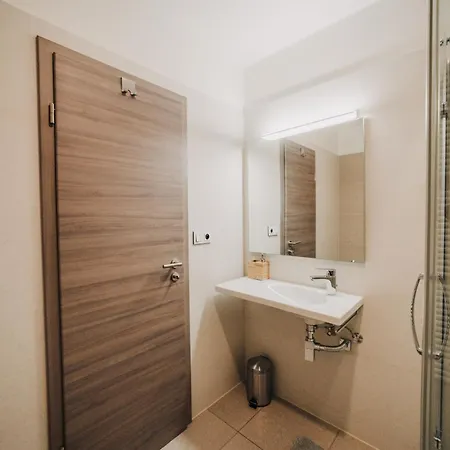 Citybeat Apartments, 400m From The Square